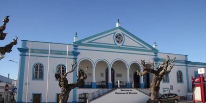 Emigrantes de Reguengos de Monsaraz vão ter gabinete de apoio na autarquia