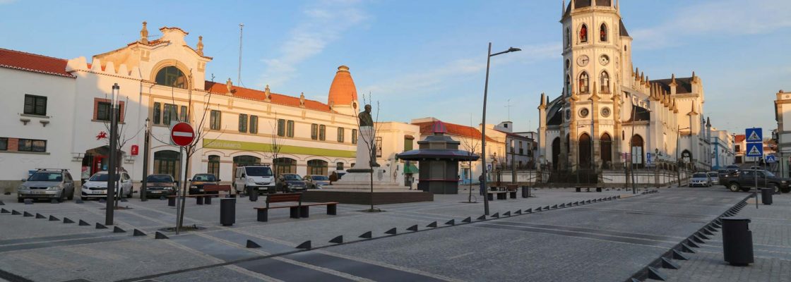 Arquivado: Substituição de delimitadores de trânsito na Praça da Liberdade