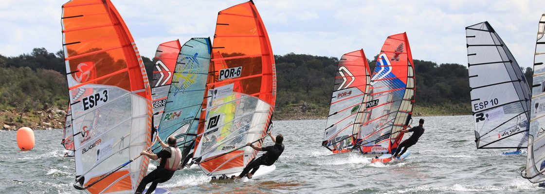 Lago Alqueva recebe Monsaraz Windsurf Festival