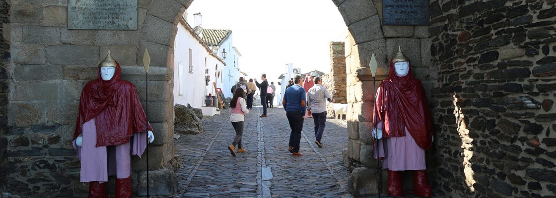 Presépio com figuras em tamanho real em Monsaraz