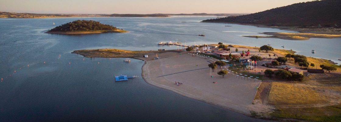 Praia fluvial de Monsaraz distinguida pela Quercus com o galardão de “Qualidade de Ouro”