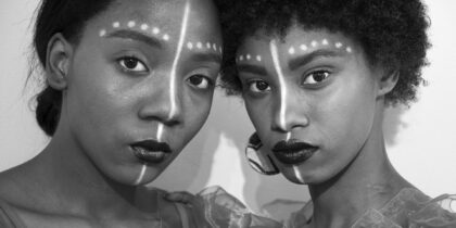 Olhares sobre a mulher no mundo chegam a Monsaraz pelas fotografias de Luís Nogueira