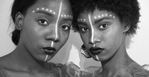 Olhares sobre a mulher no mundo chegam a Monsaraz pelas fotografias de Luís Nogueira